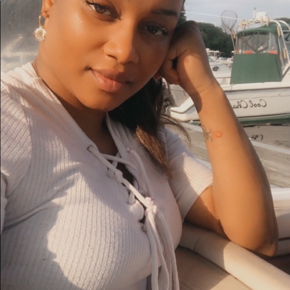 Meet your Posher, Aree - Picture 2 of 4